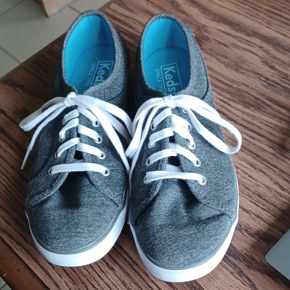 Keds lace up sneakers, women’s size 7, dark gray